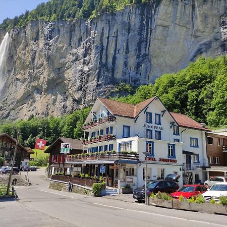 Hotel Restaurant Jungfrau Лаутербруннен Екстер'єр фото