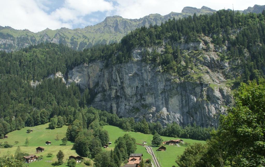 Hotel Restaurant Jungfrau Лаутербруннен Екстер'єр фото